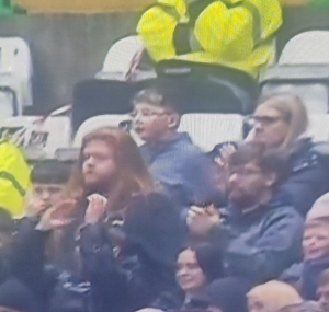 Chewbacca in Dundee crowd